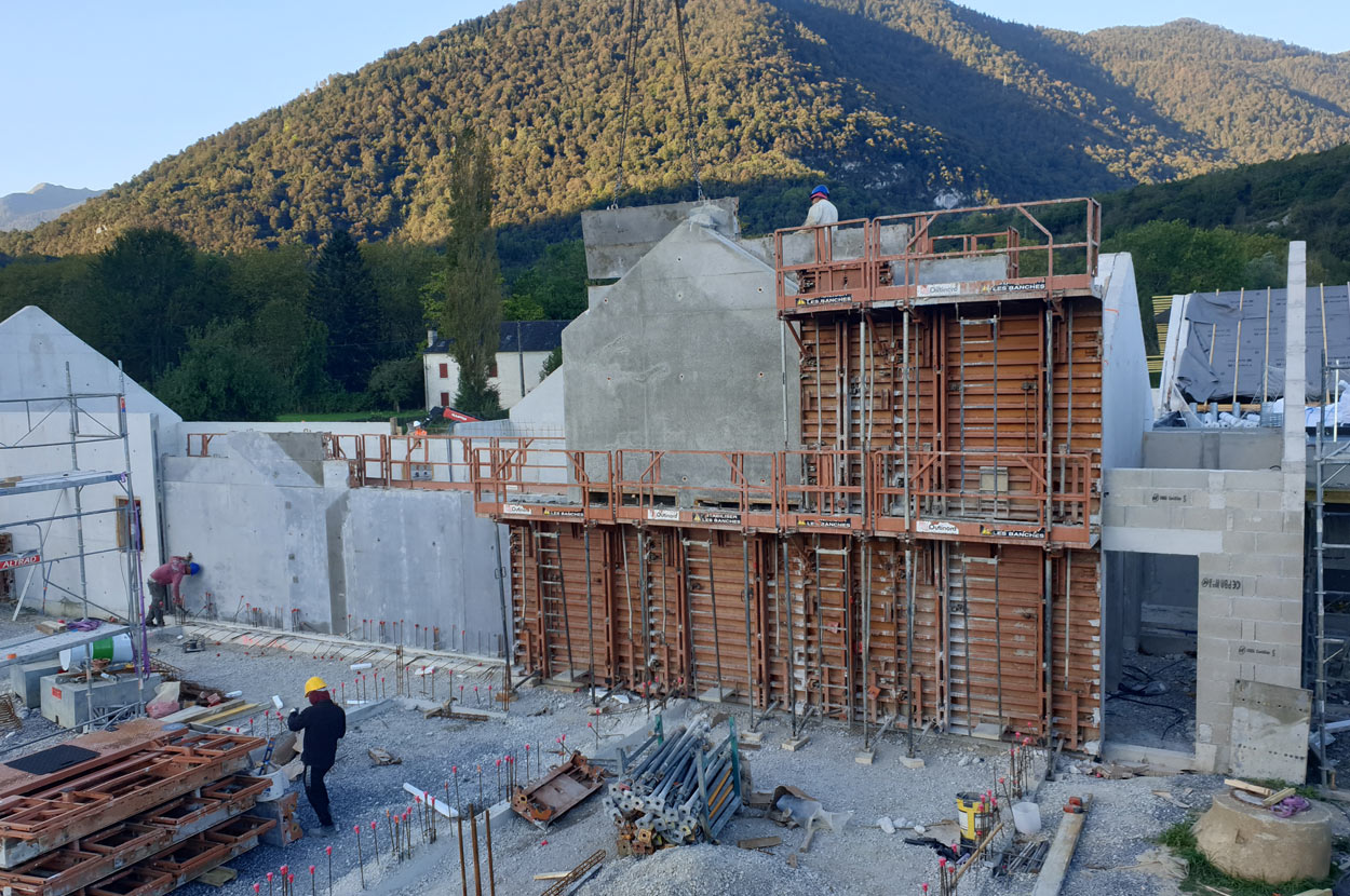 Construction neuve 64, Construction neuve Côte basque, Construction neuve Oloron, Entreprise générale batiment 64, Entreprise générale batiment Côte basque, Entreprise générale batiment Oloron, Génie civil 64, Génie civil Côte basque, Génie civil Oloron, Maçonnerie générale 64, Maçonnerie générale Côte basque, Maçonnerie générale Oloron, Platrerie 64, Platrerie Côte basque, Platrerie Oloron, Rénovation batiment 64, Rénovation batiment Côte basque, Rénovation batiment Oloron, Vielles pierres 64, Vielles pierres Côte basque, Vielles pierres Oloron